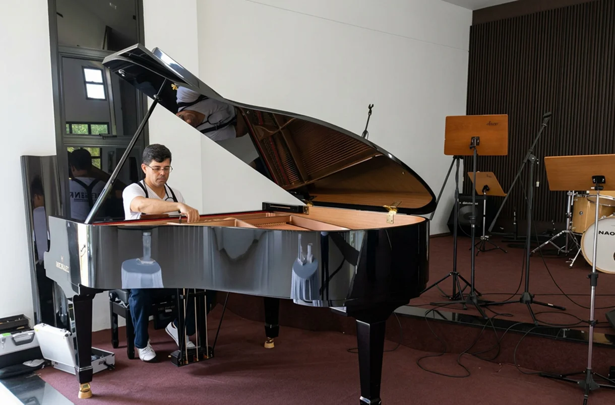 Avaliação técnica de piano acústico em Brasília antes de compra